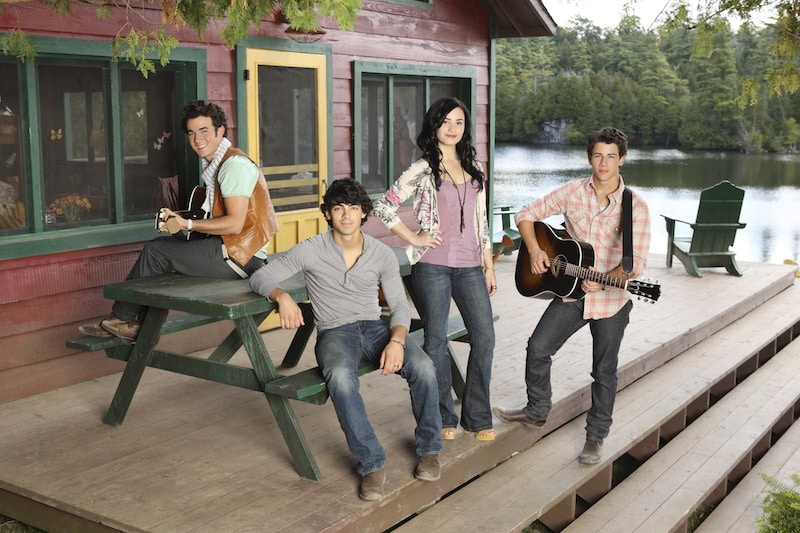 KEVIN JONAS, JOE JONAS, DEMI LOVATO, NICK JONAS