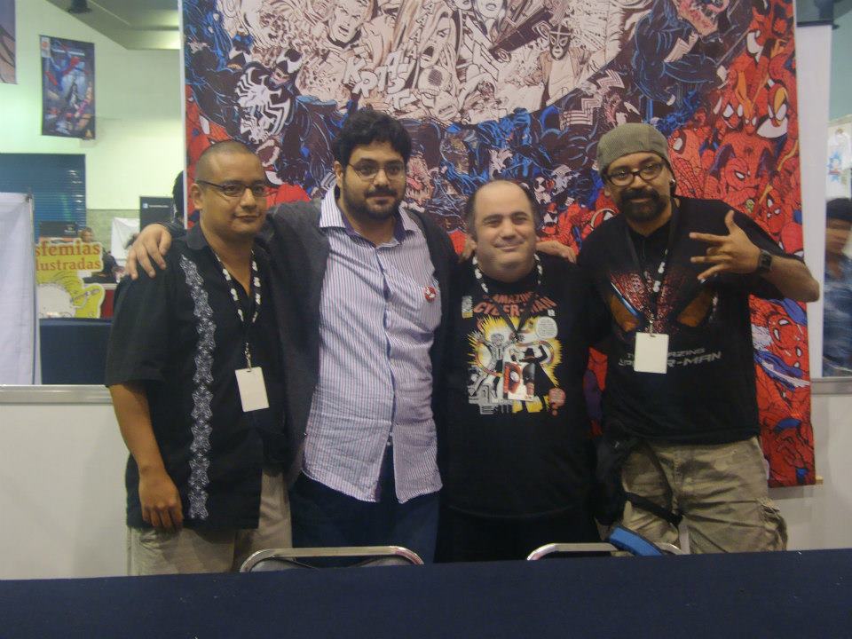 Los grandes con sus fans./By Dark Arikel en La Mole Comic. Con Internacional