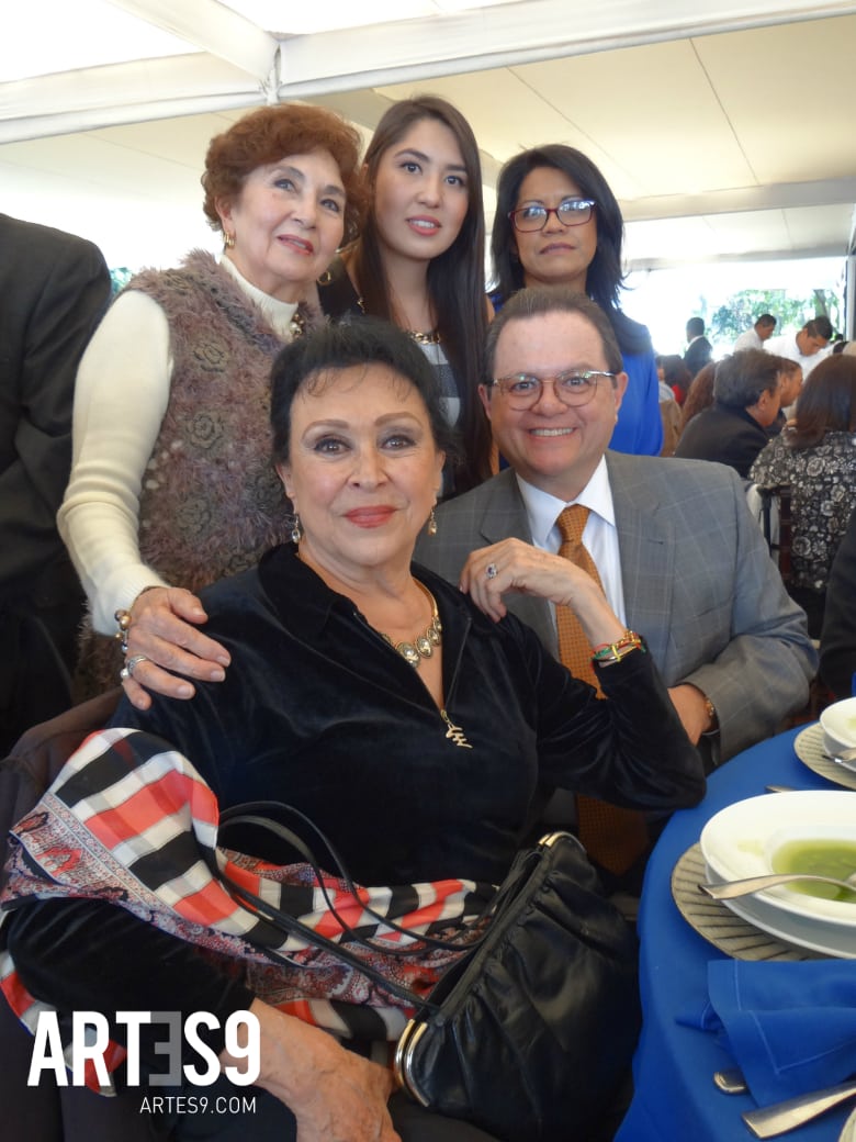 Julieta Bermejo, Tomás Mendez y la familia de Alberto Domínguez