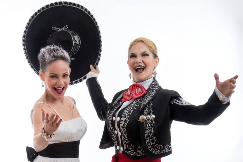 Laura y Lola Cortés celebran 40 años de trayectoria artística con un